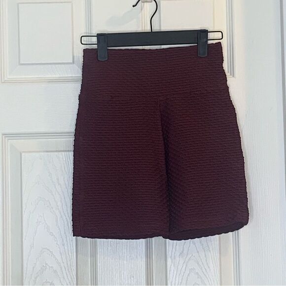 Booty by Brabant Short Maroon Size Small - Picture 1 of 10